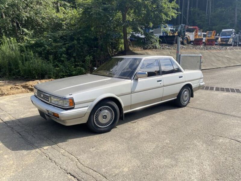 TOYOTA CRESTA