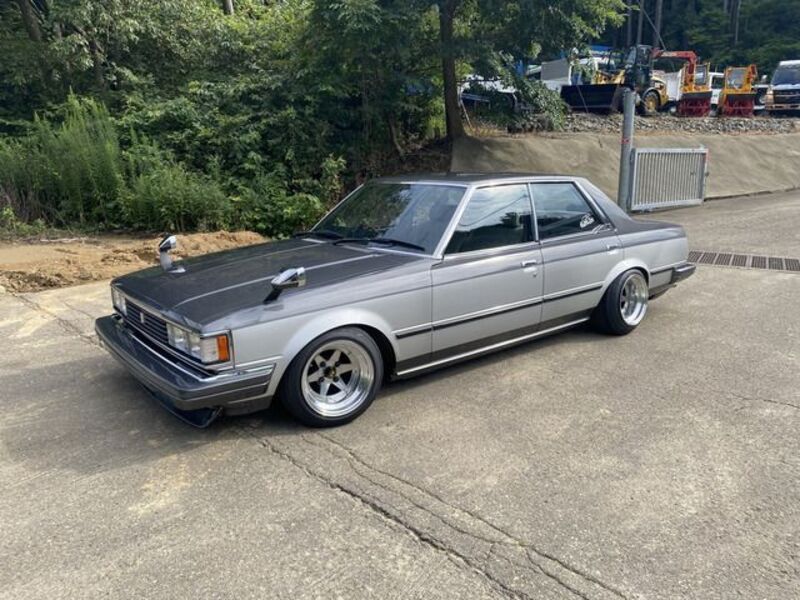 TOYOTA CRESTA