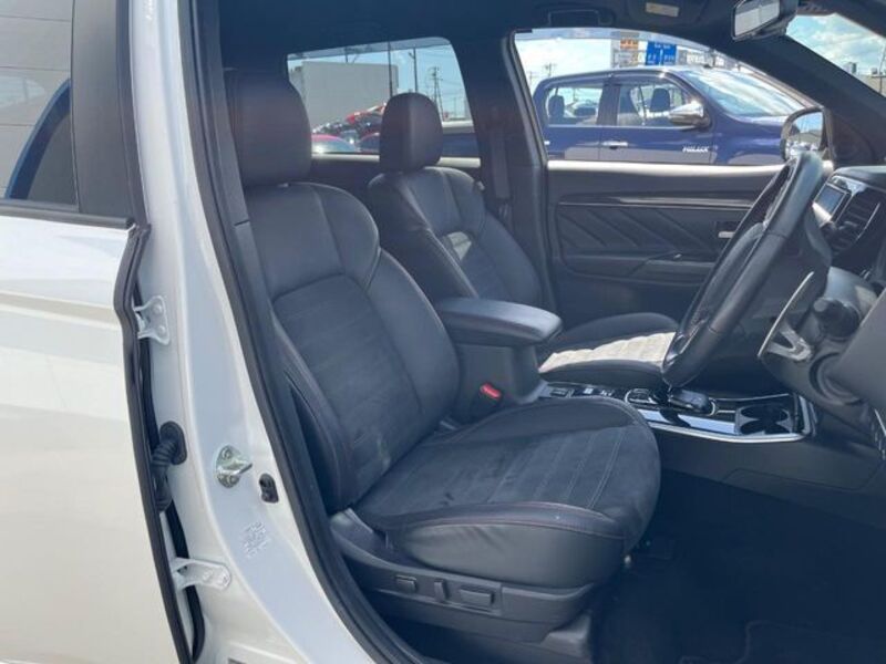 OUTLANDER PHEV