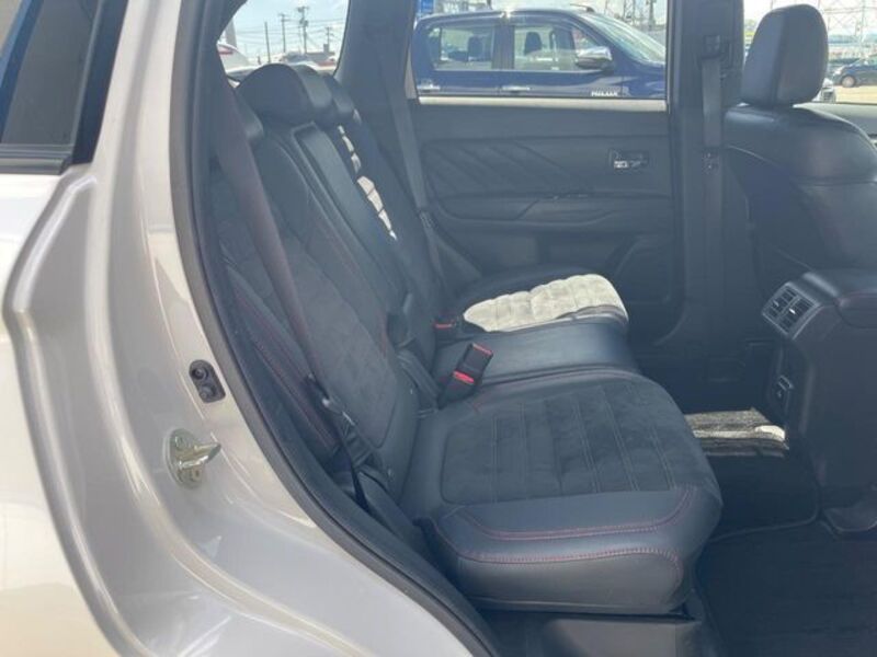 OUTLANDER PHEV
