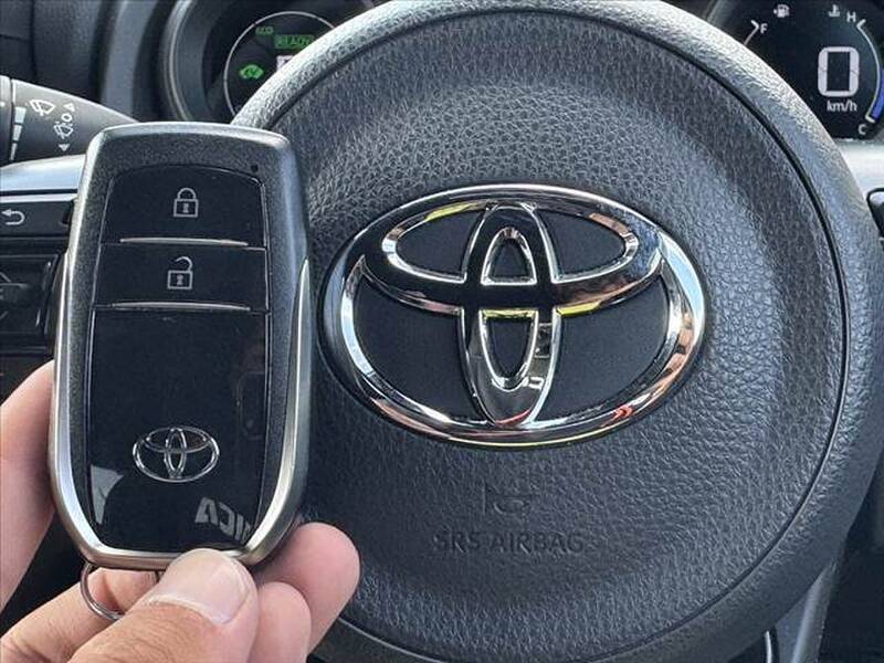 YARIS CROSS