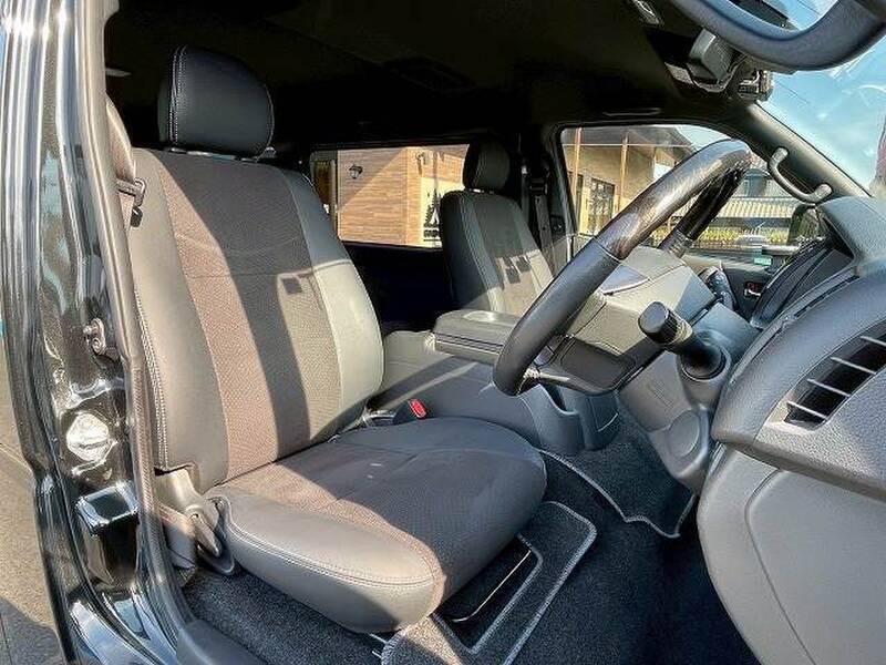 HIACE VAN