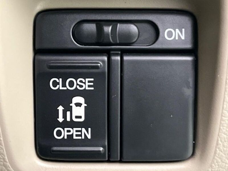 N BOX