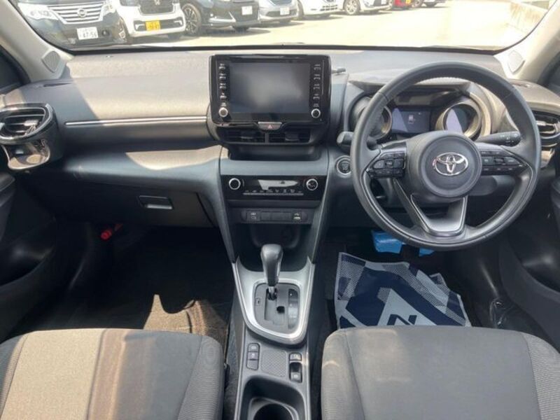 YARIS CROSS