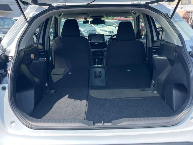 YARIS CROSS