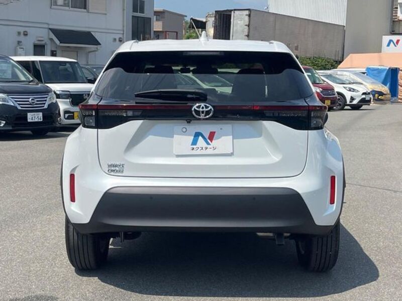 YARIS CROSS