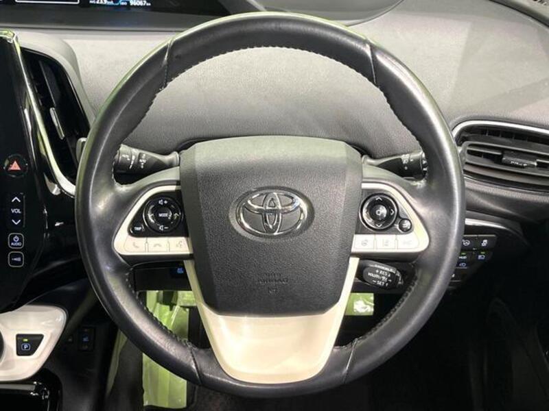 PRIUS PHV