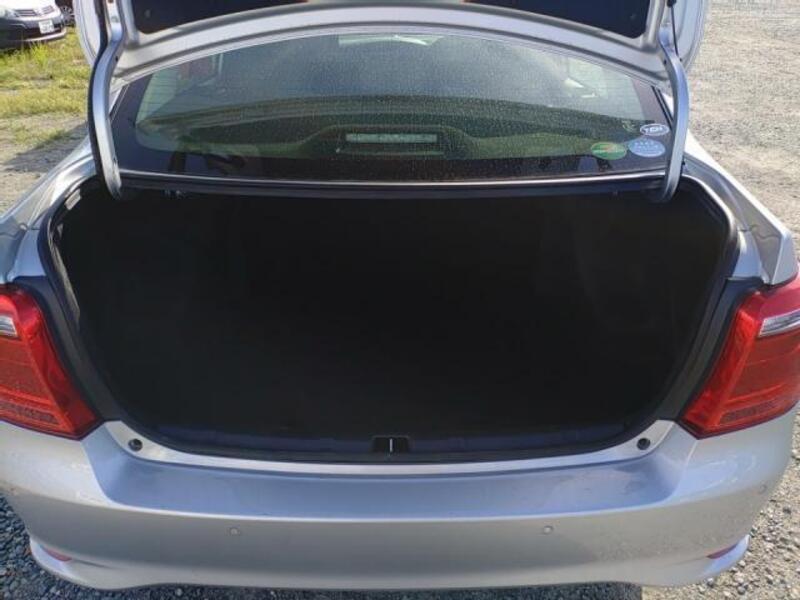 COROLLA AXIO