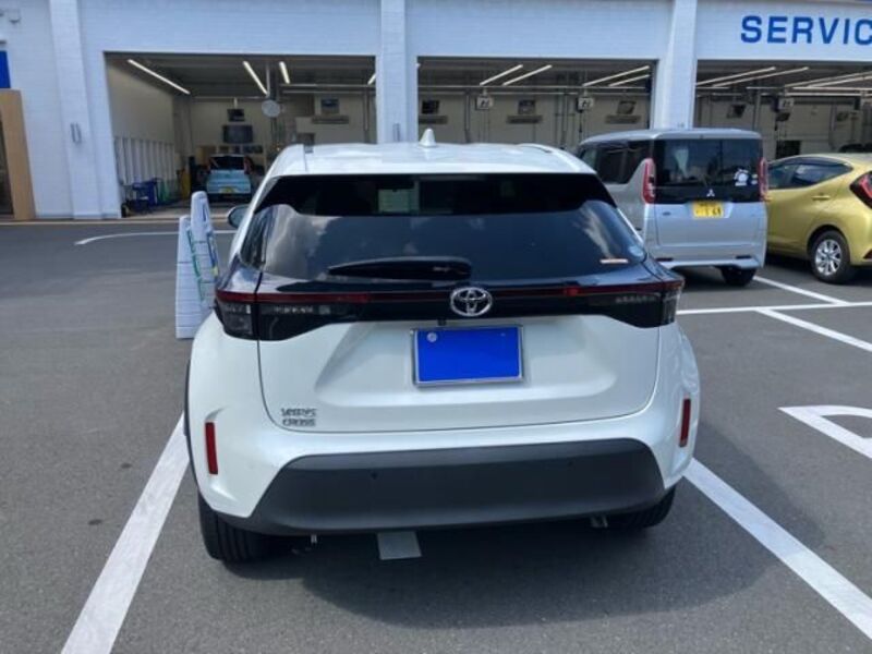 YARIS CROSS