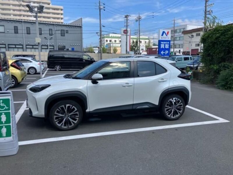 YARIS CROSS