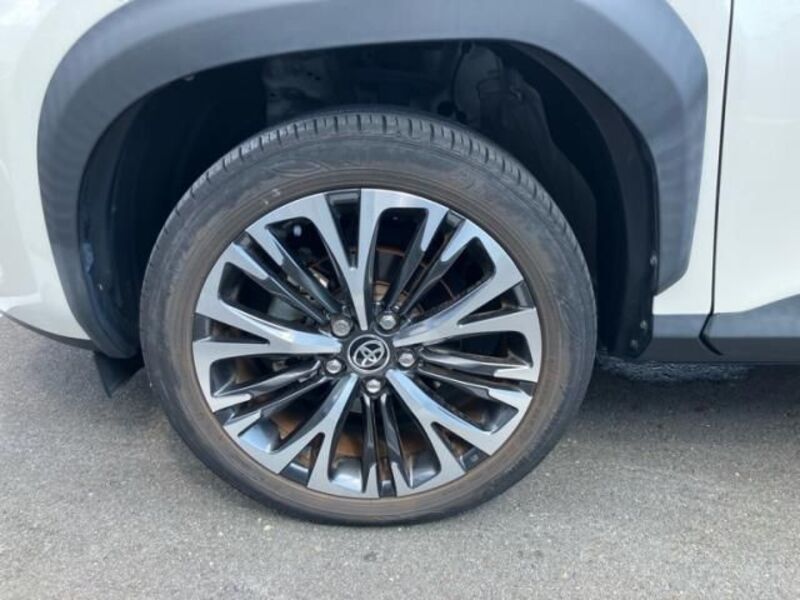 YARIS CROSS