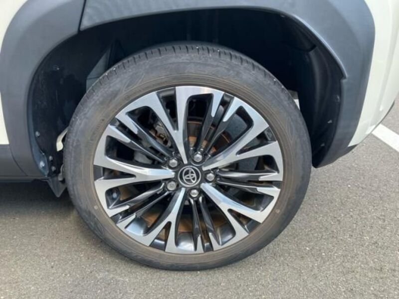 YARIS CROSS
