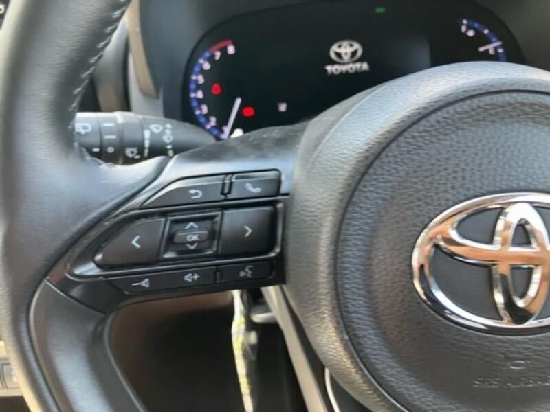 YARIS CROSS