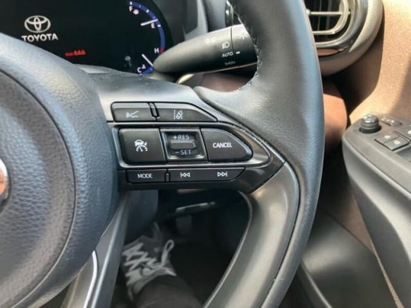 YARIS CROSS