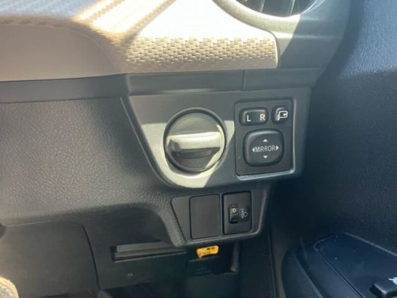 COROLLA AXIO