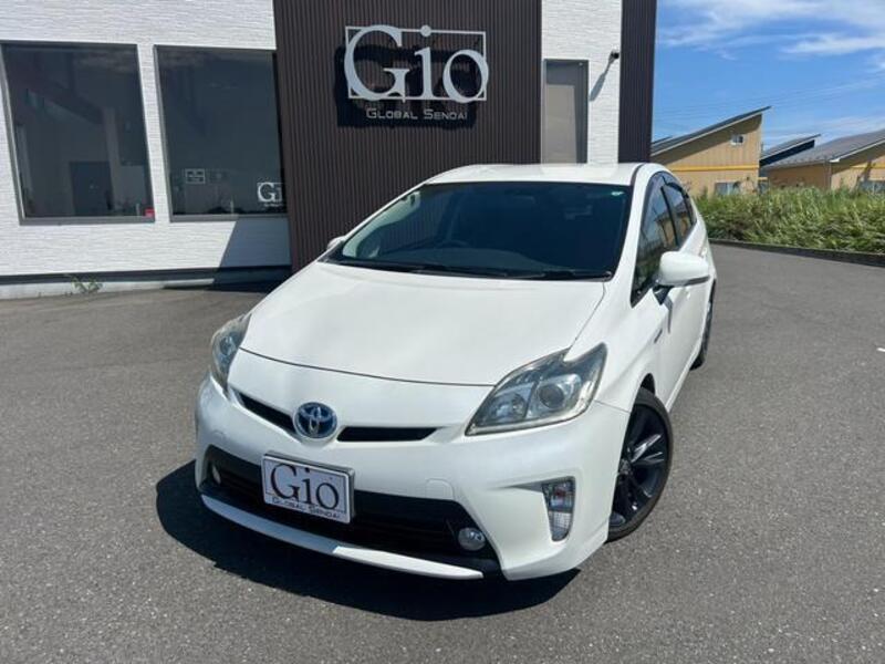 TOYOTA PRIUS