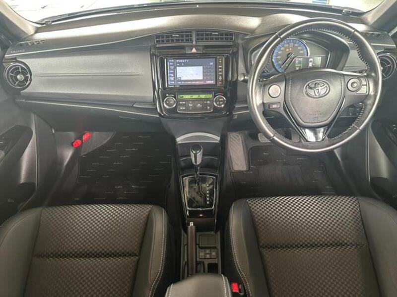COROLLA AXIO