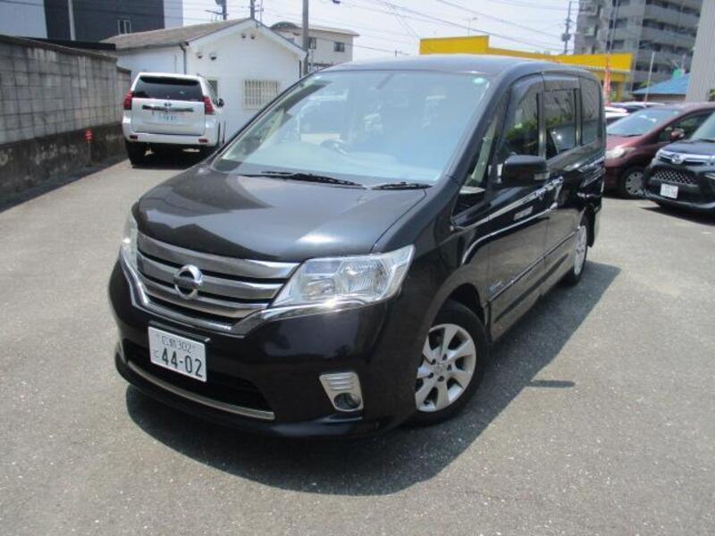 NISSAN SERENA