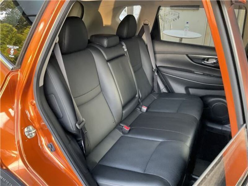 X-TRAIL