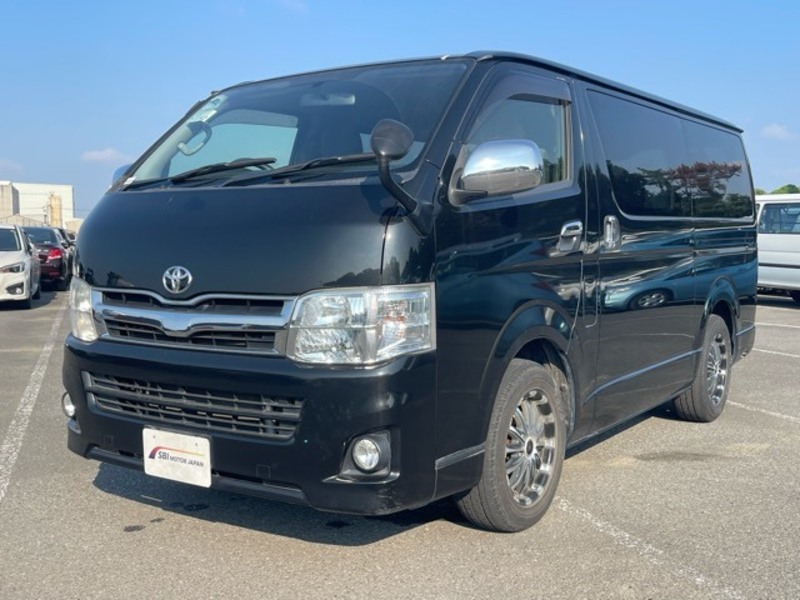 TOYOTA HIACE VAN