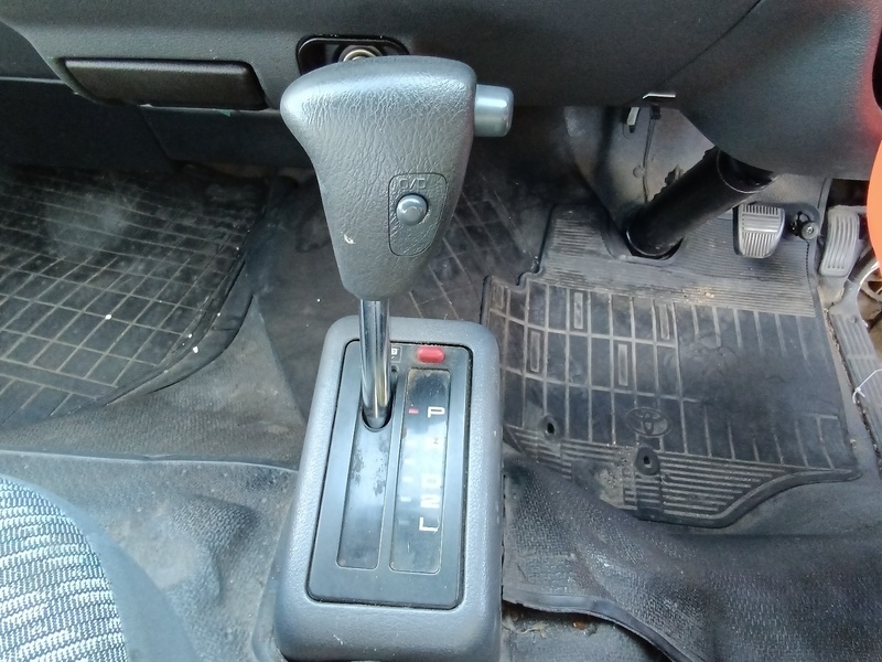 HIACE VAN