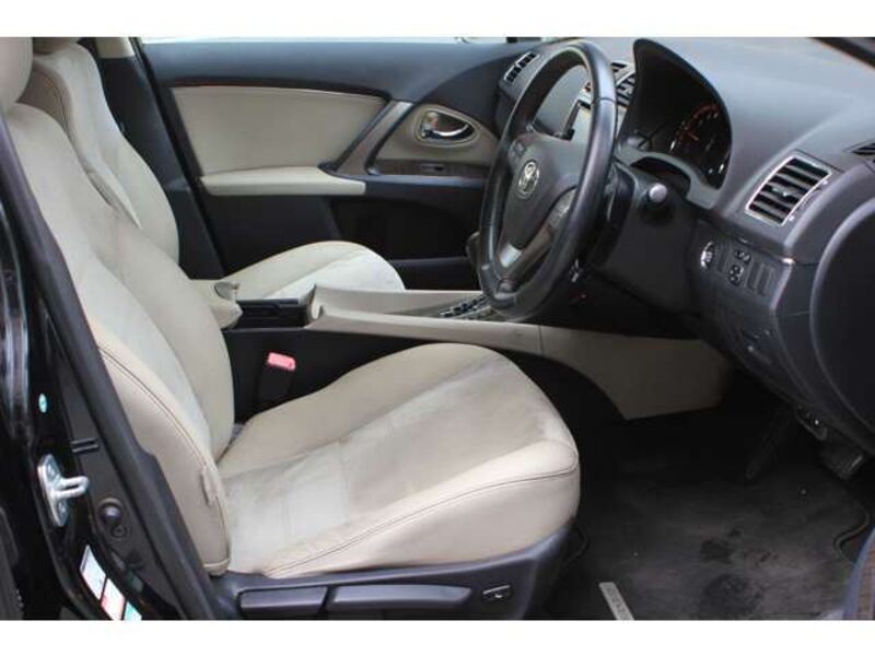 AVENSIS WAGON