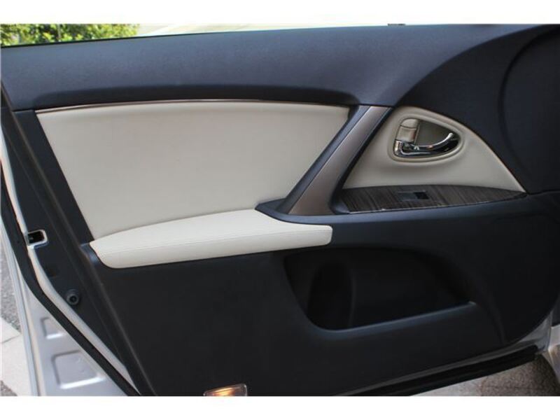 AVENSIS WAGON