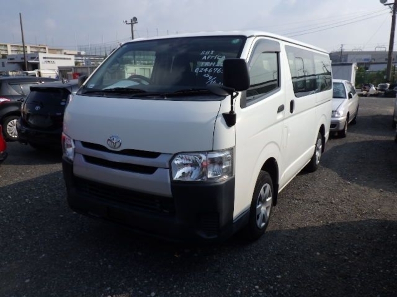 TOYOTA HIACE VAN