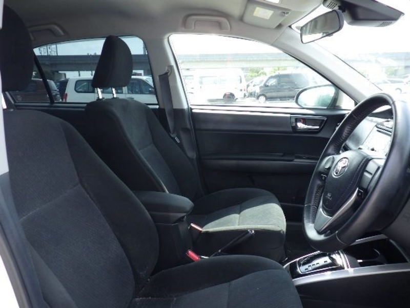 COROLLA AXIO