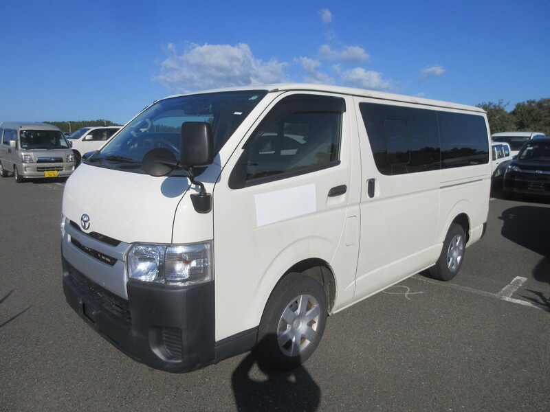 TOYOTA HIACE VAN