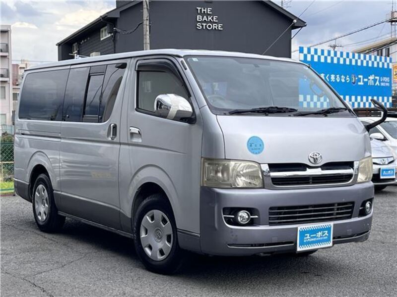 TOYOTA HIACE