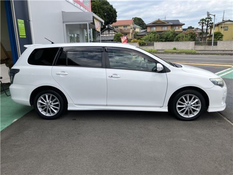 COROLLA FIELDER