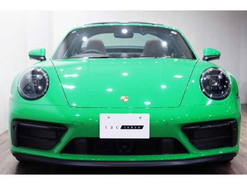 911