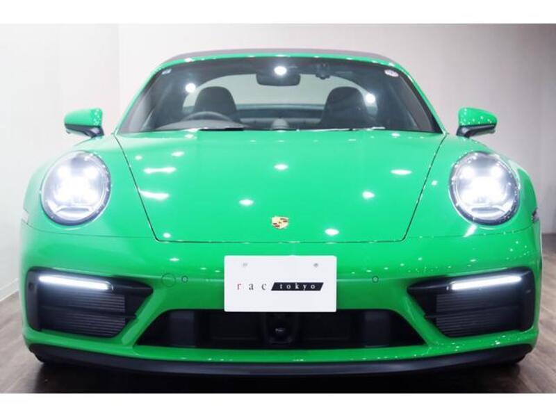 911