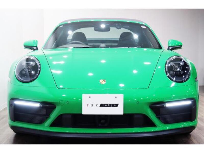 911
