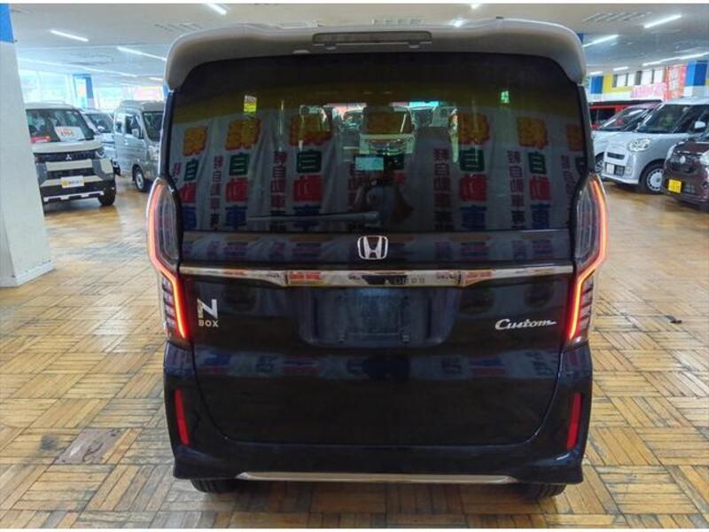 N BOX CUSTOM