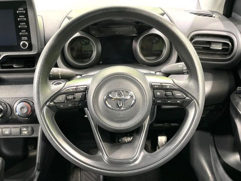 YARIS CROSS