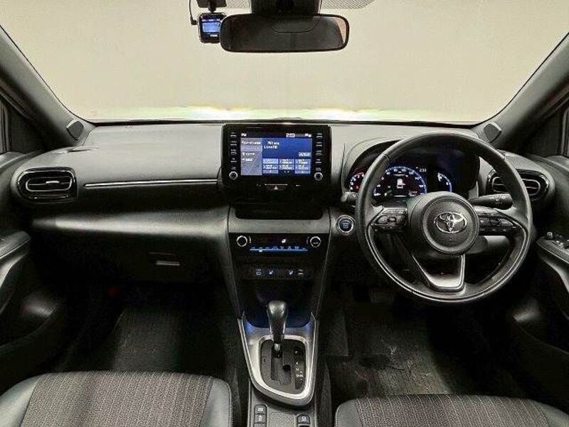 YARIS CROSS