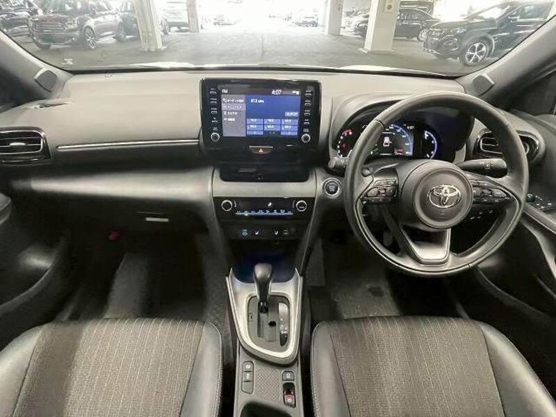 YARIS CROSS
