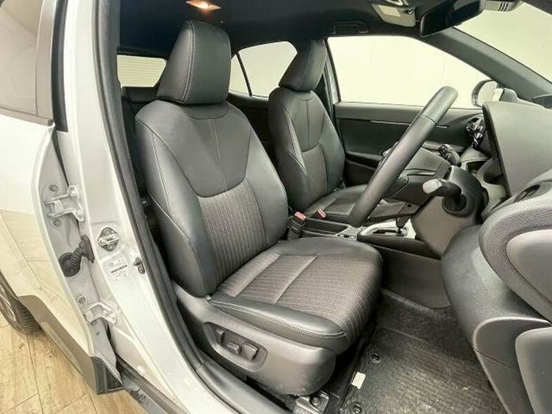 YARIS CROSS
