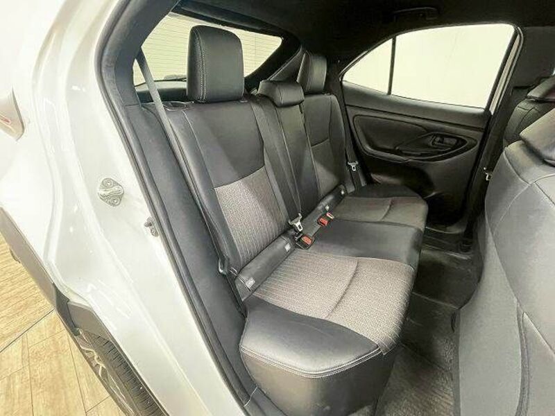 YARIS CROSS