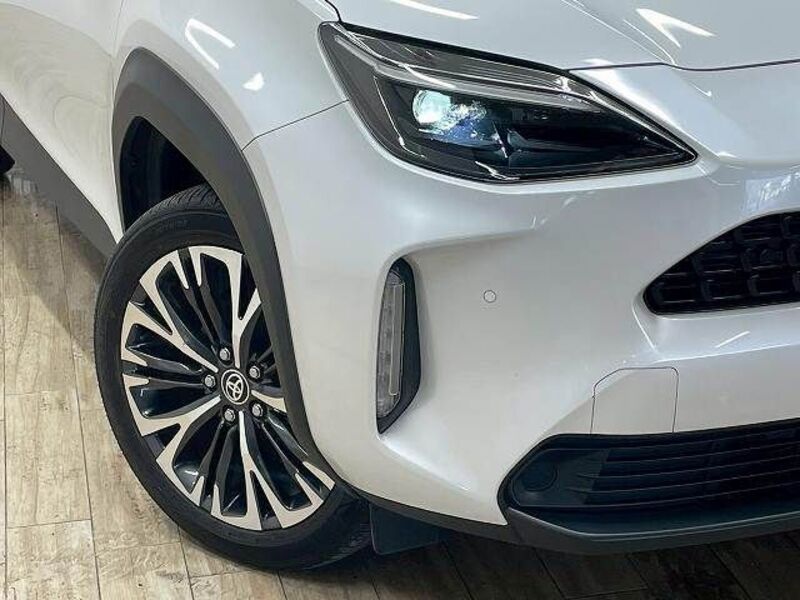 YARIS CROSS