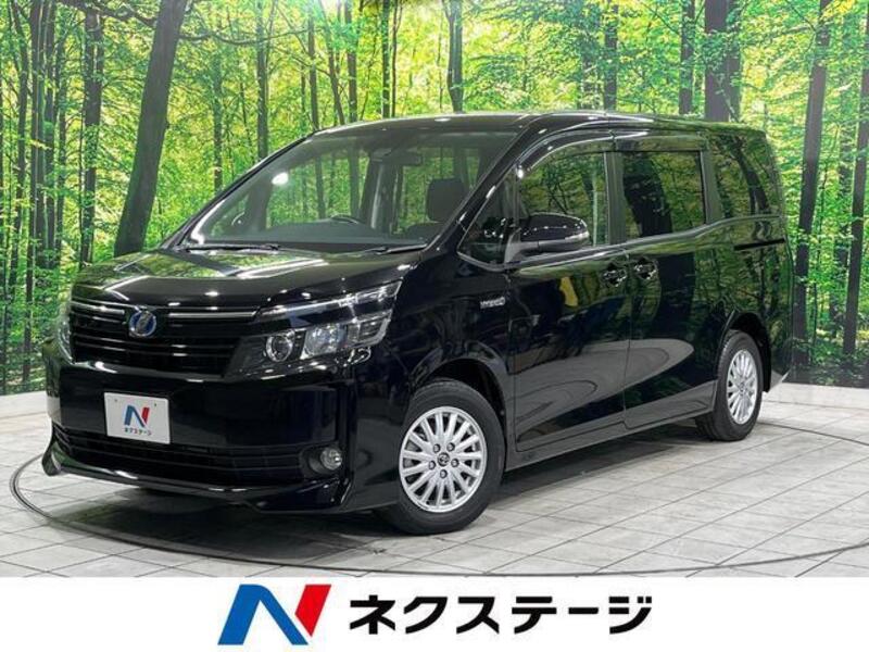 TOYOTA VOXY