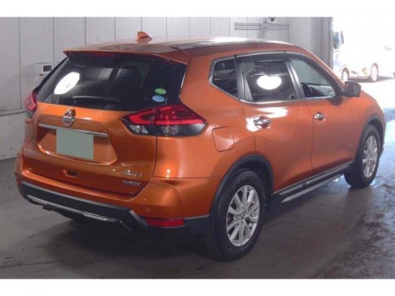 X-TRAIL