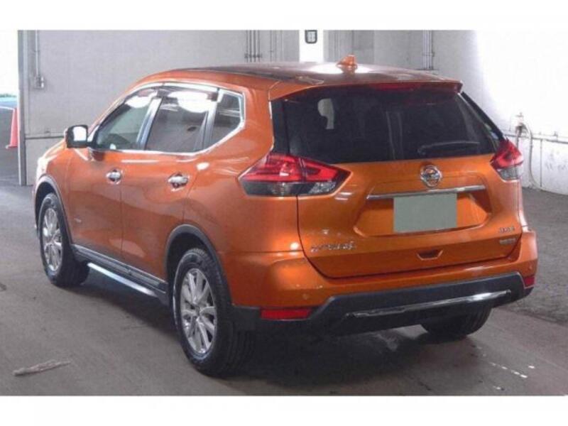 X-TRAIL