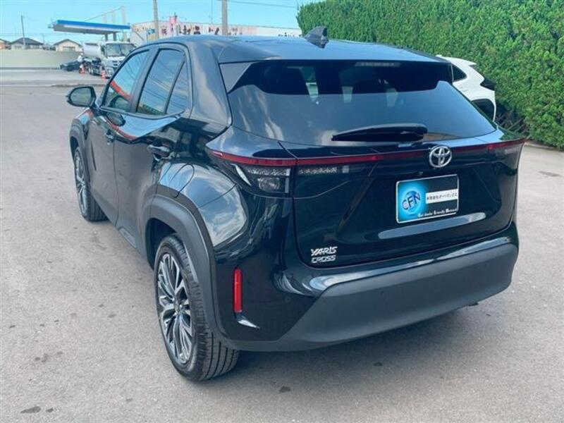 YARIS CROSS