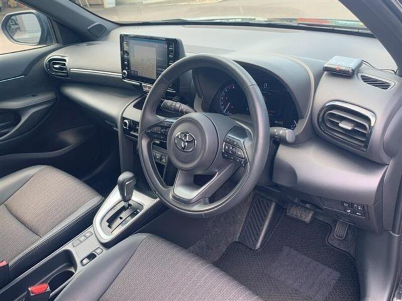 YARIS CROSS