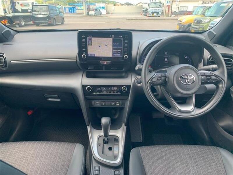 YARIS CROSS