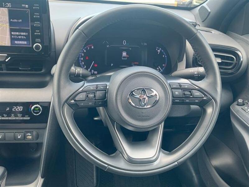 YARIS CROSS