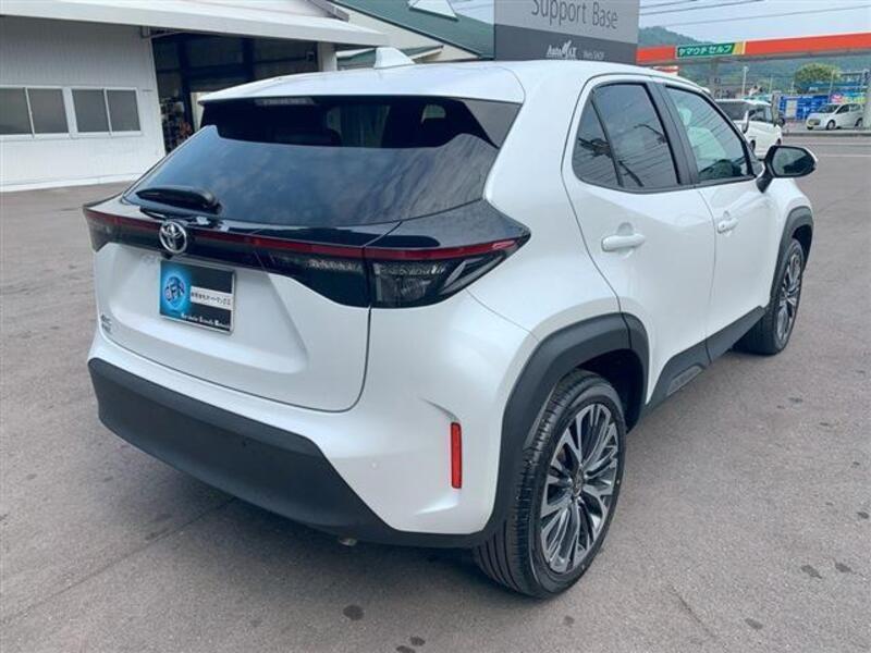 YARIS CROSS